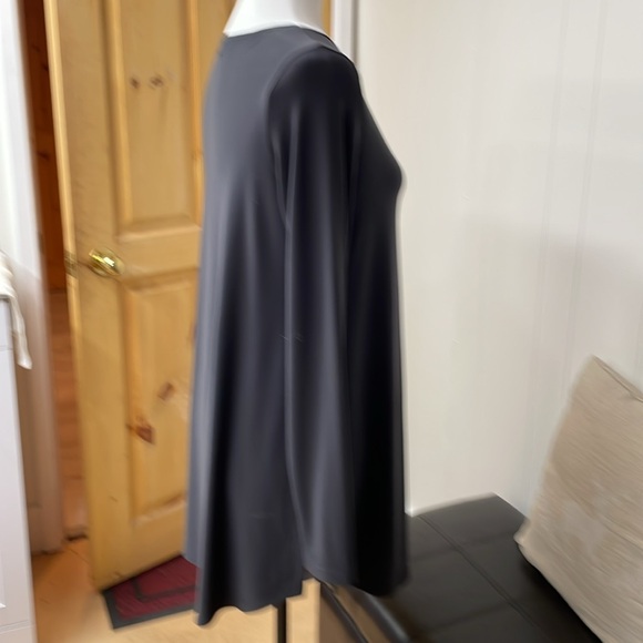 Sympli Go to Classic Tunic long sleeve. Charcoal - Picture 4 of 13